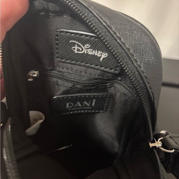 Danielle Nicole Disney Mickey Mouse Crossbody Bag Black EUC - Picture 8 of 13